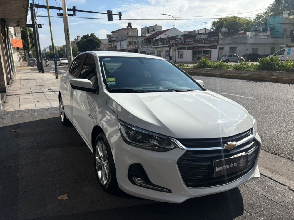 Chevrolet Onix Premier — foto 13